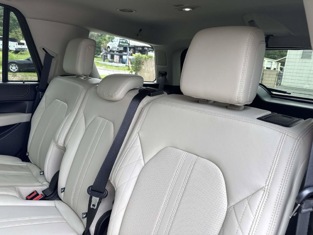 Used 2021 Ford Expedition Platinum AWD/4WD image 15