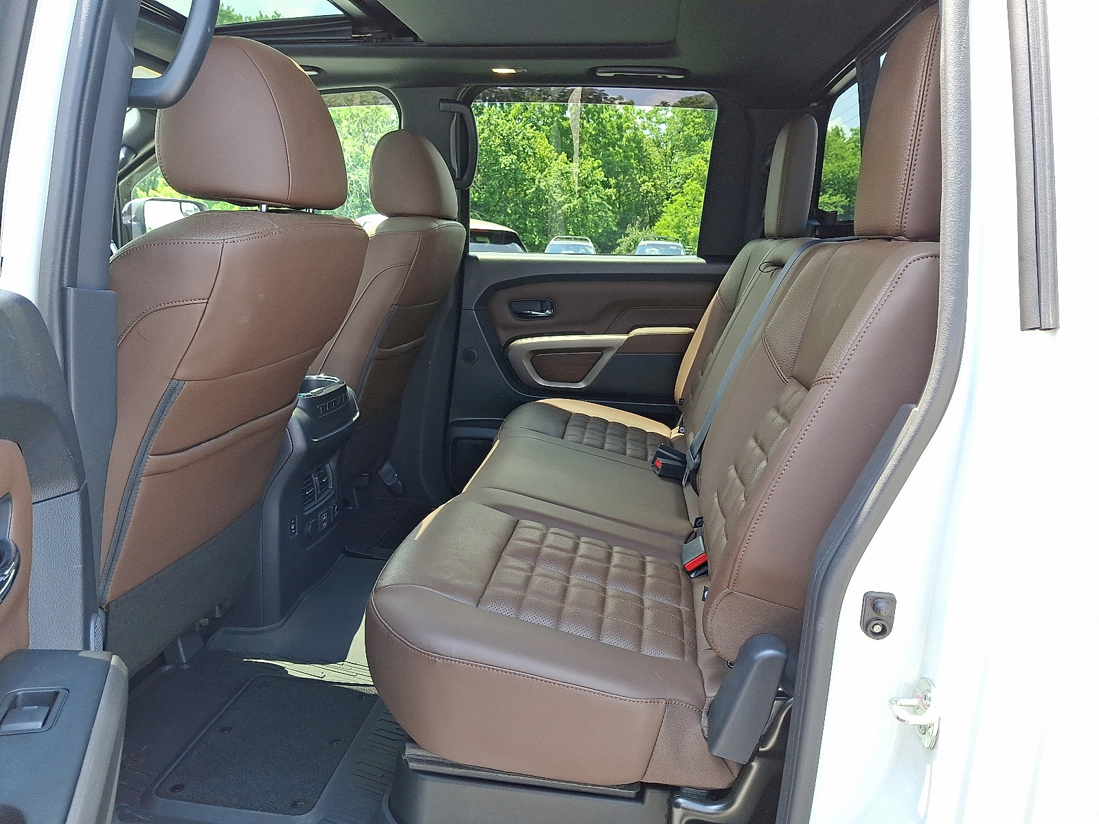 Used 2024 Nissan Titan Platinum Reserve w/ Moonroof Package image 11