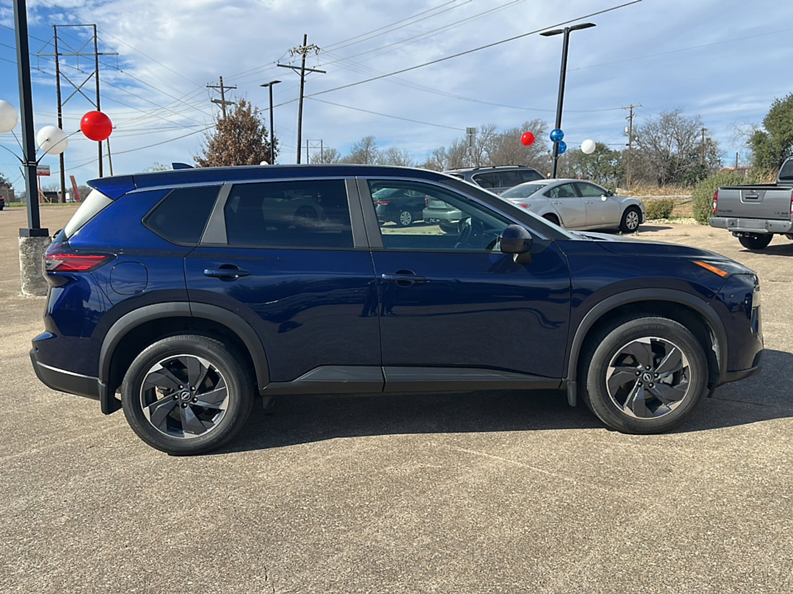 Certified 2025 Nissan Rogue SV image 4