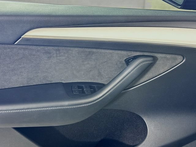 Used 2023 Tesla Model Y Performance AWD/4WD image 16