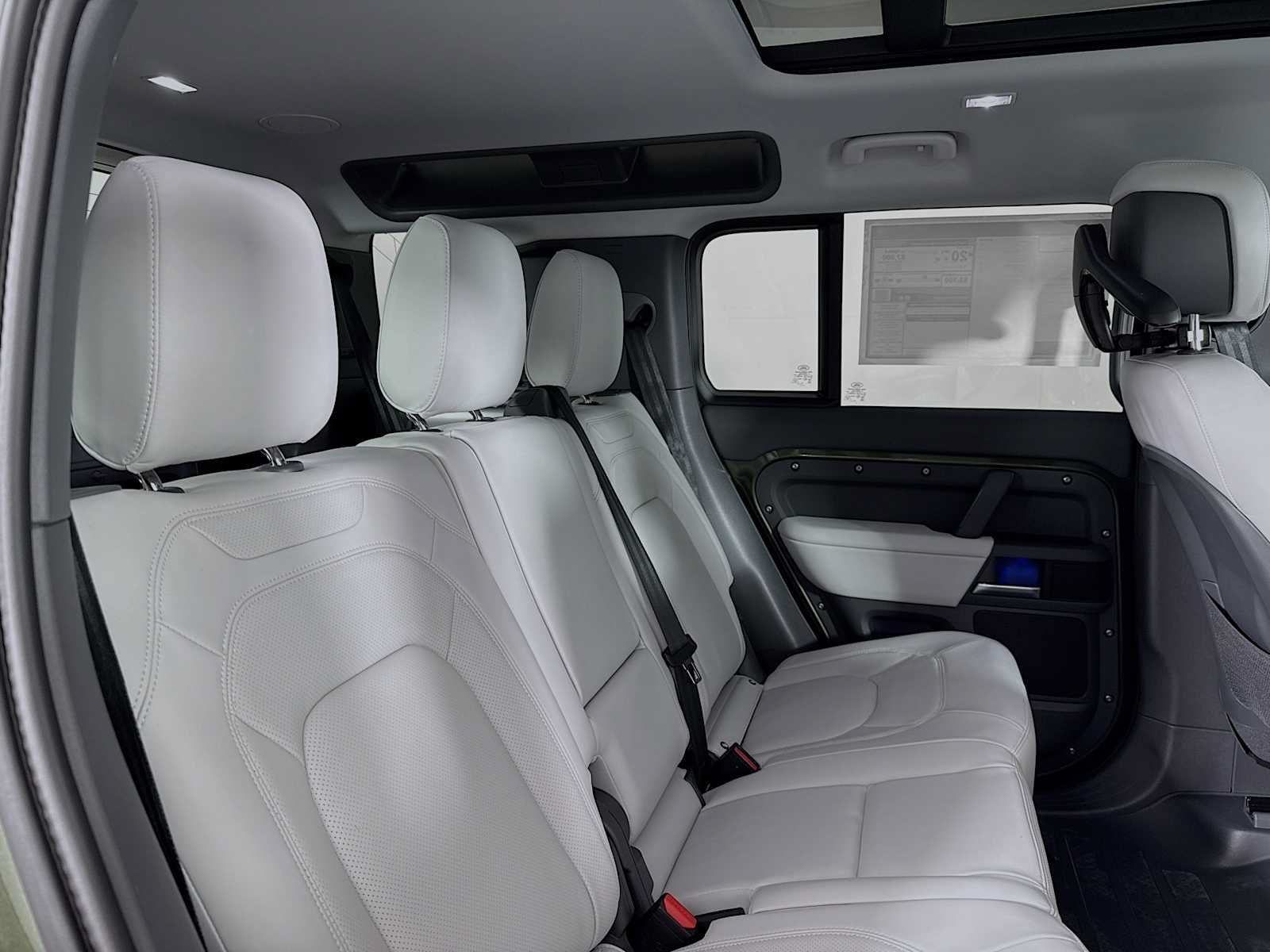 New 2026 Land Rover Defender 110 X-Dynamic SE AWD/4WD image 27