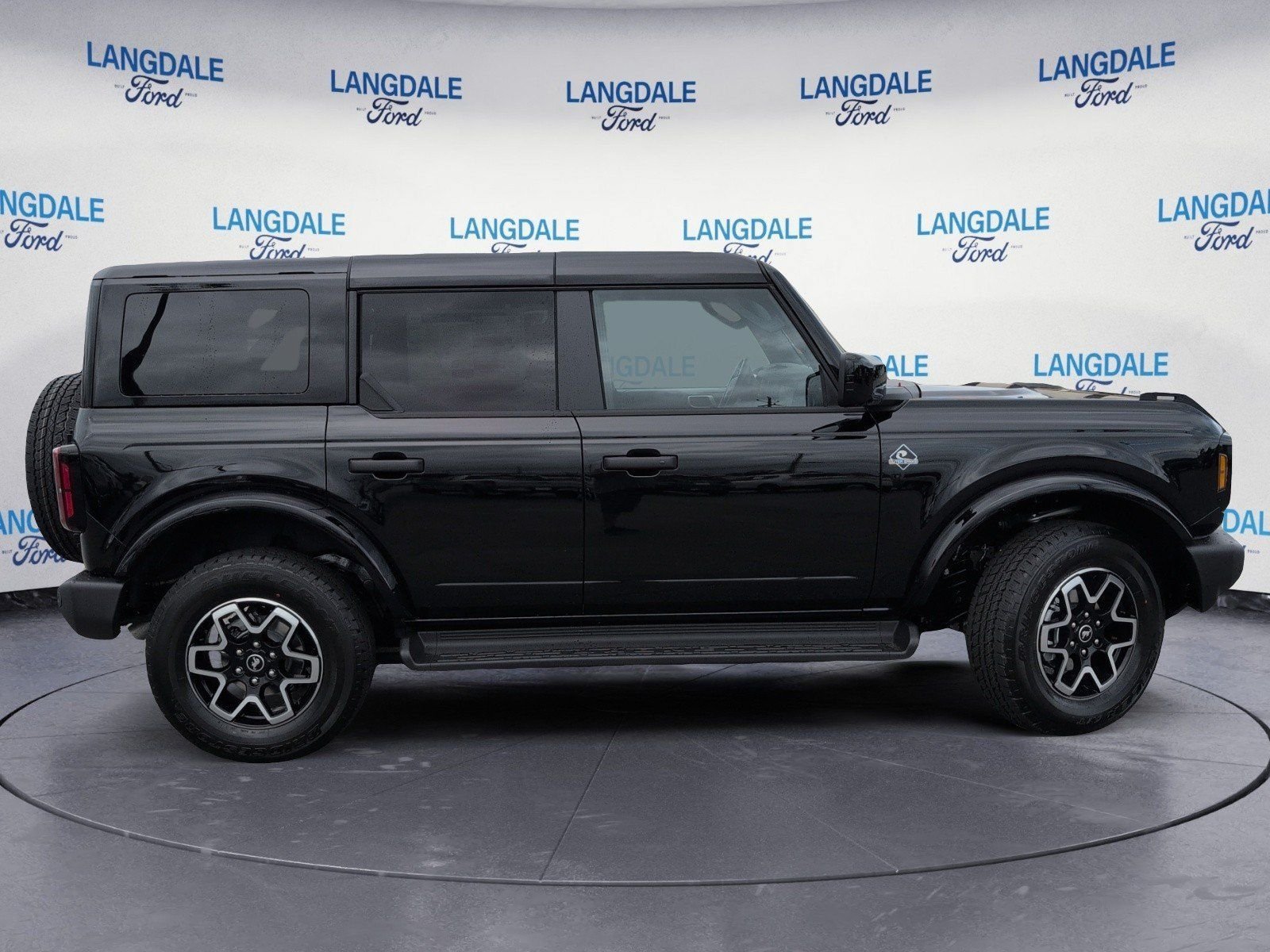 New 2026 Ford Bronco Outer Banks AWD/4WD image 3