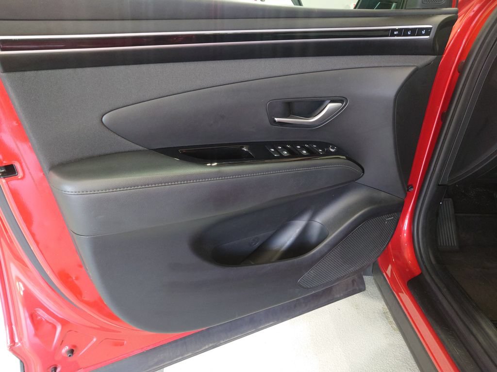 Used 2023 Hyundai Tucson Limited AWD/4WD image 11