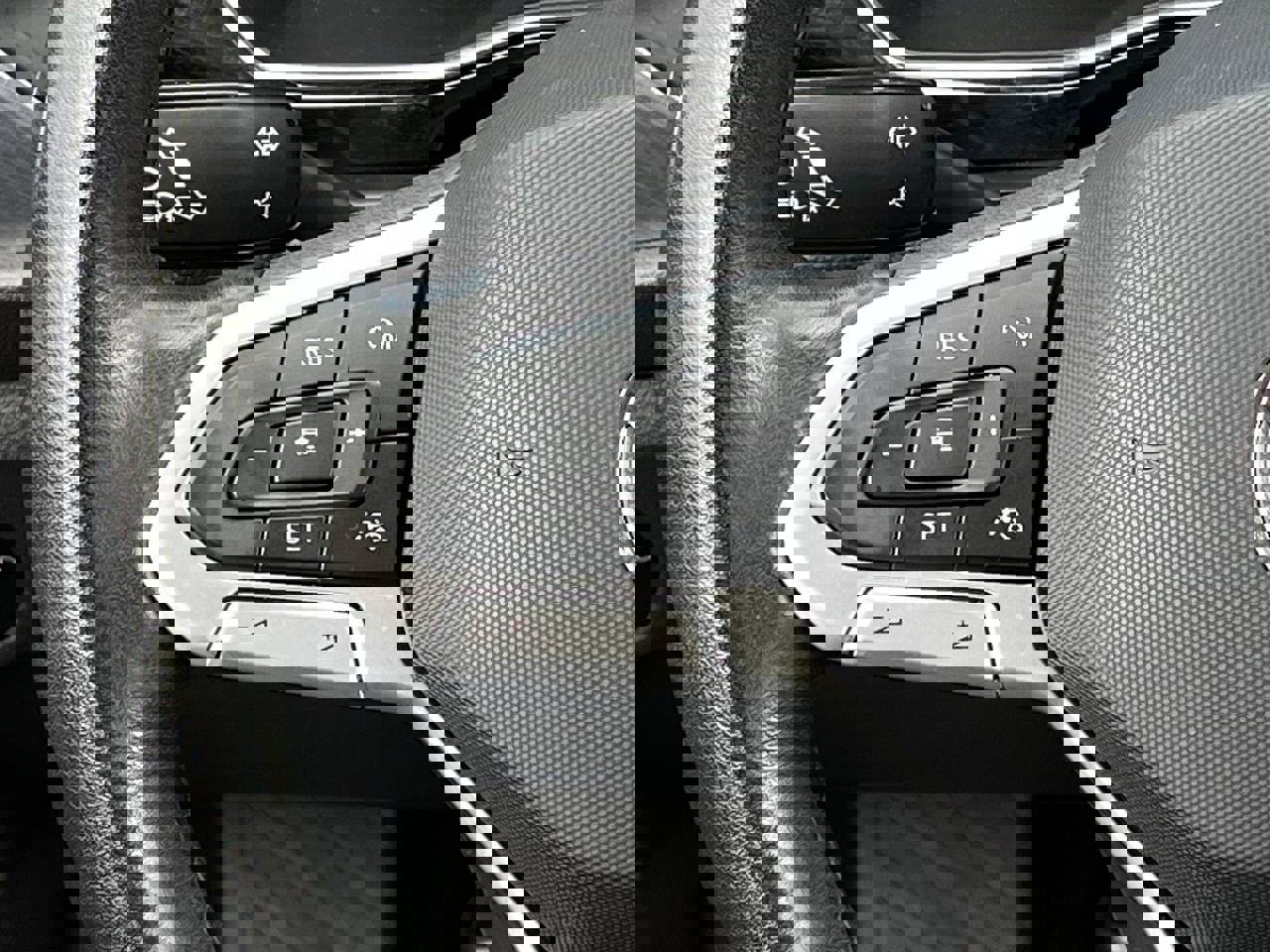 Used 2024 Volkswagen Jetta SE image 12