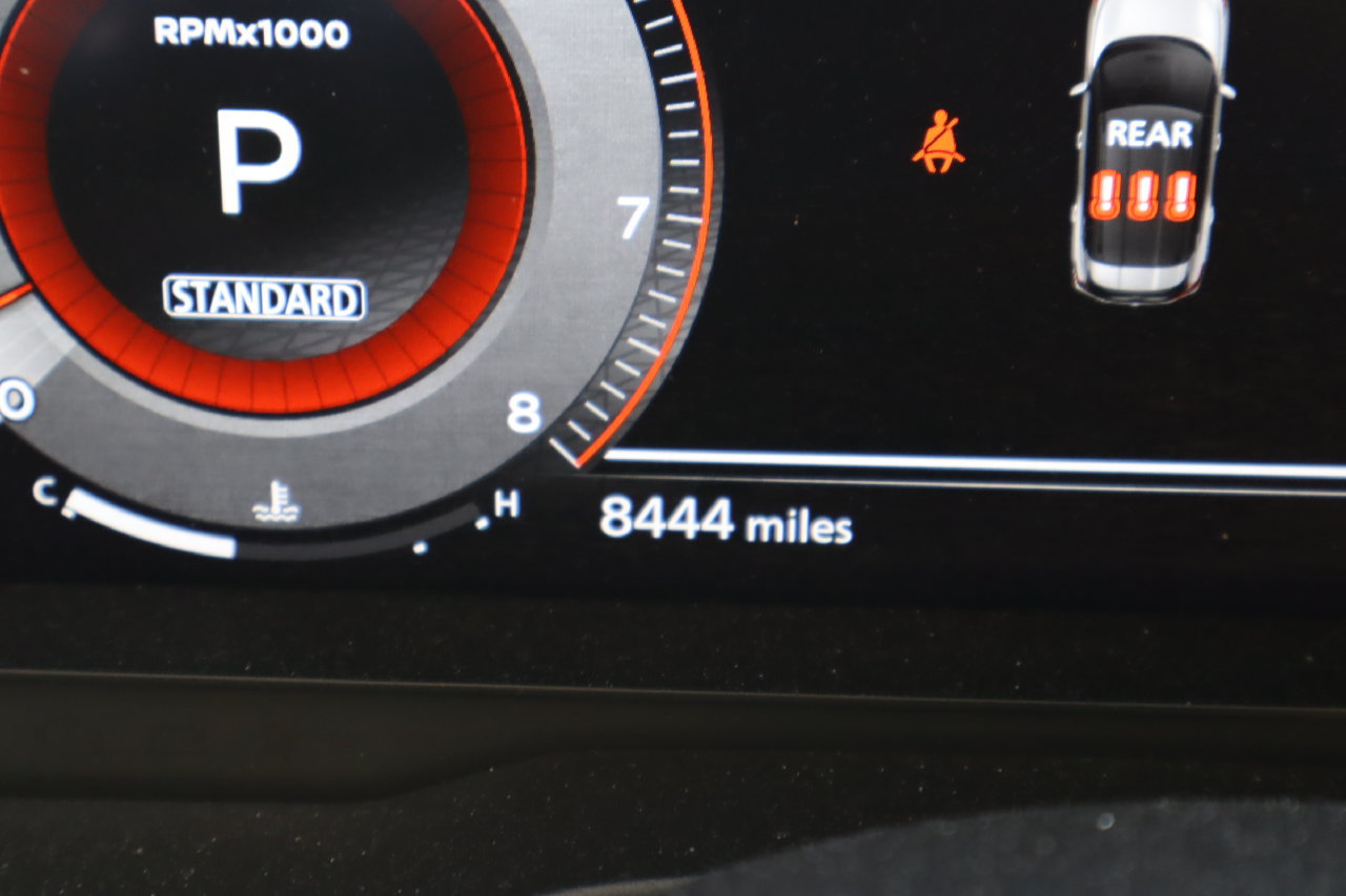 Used 2023 Nissan Rogue Platinum FWD image 11