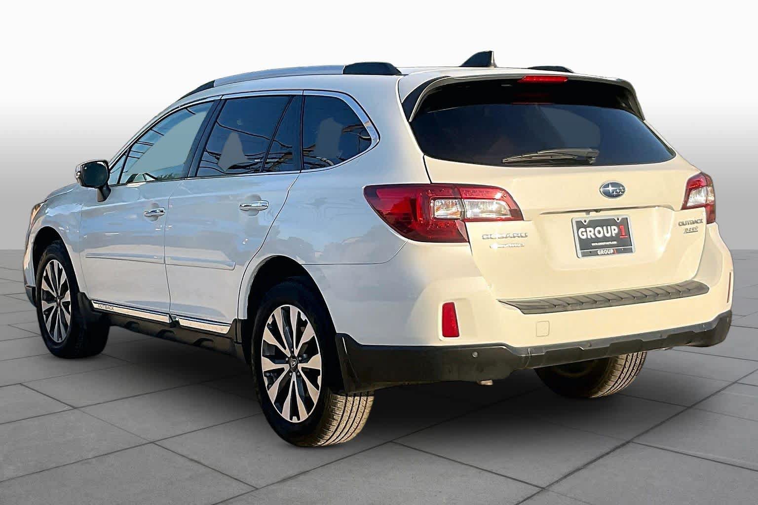 Used 2017 Subaru Outback 2.5i Touring w/ Popular Package #5A AWD/4WD image 12