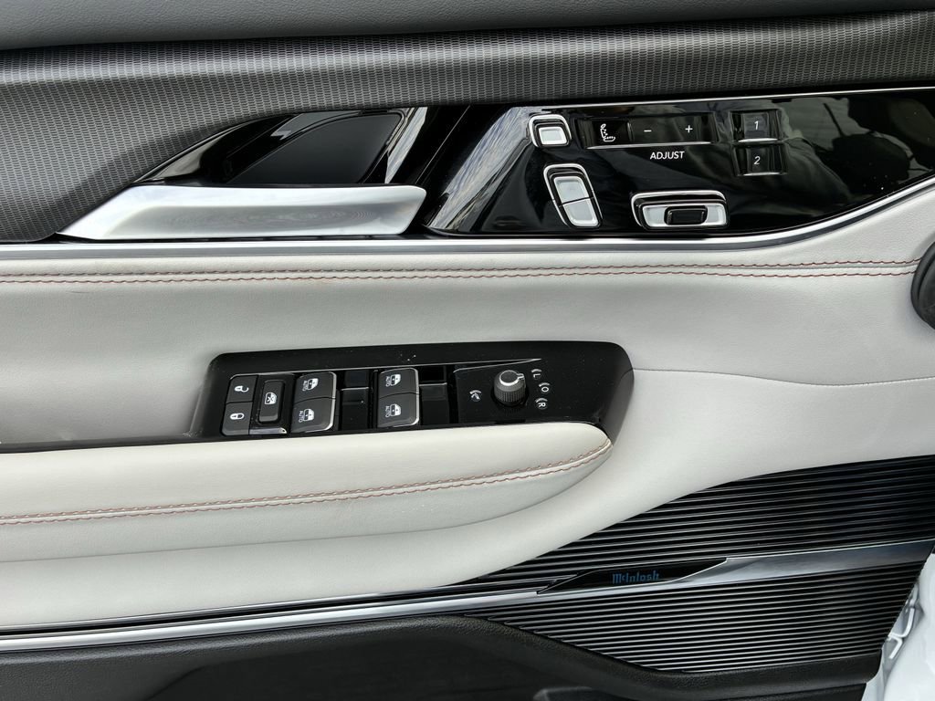 New 2026 Jeep Grand Wagoneer Summit AWD/4WD image 18