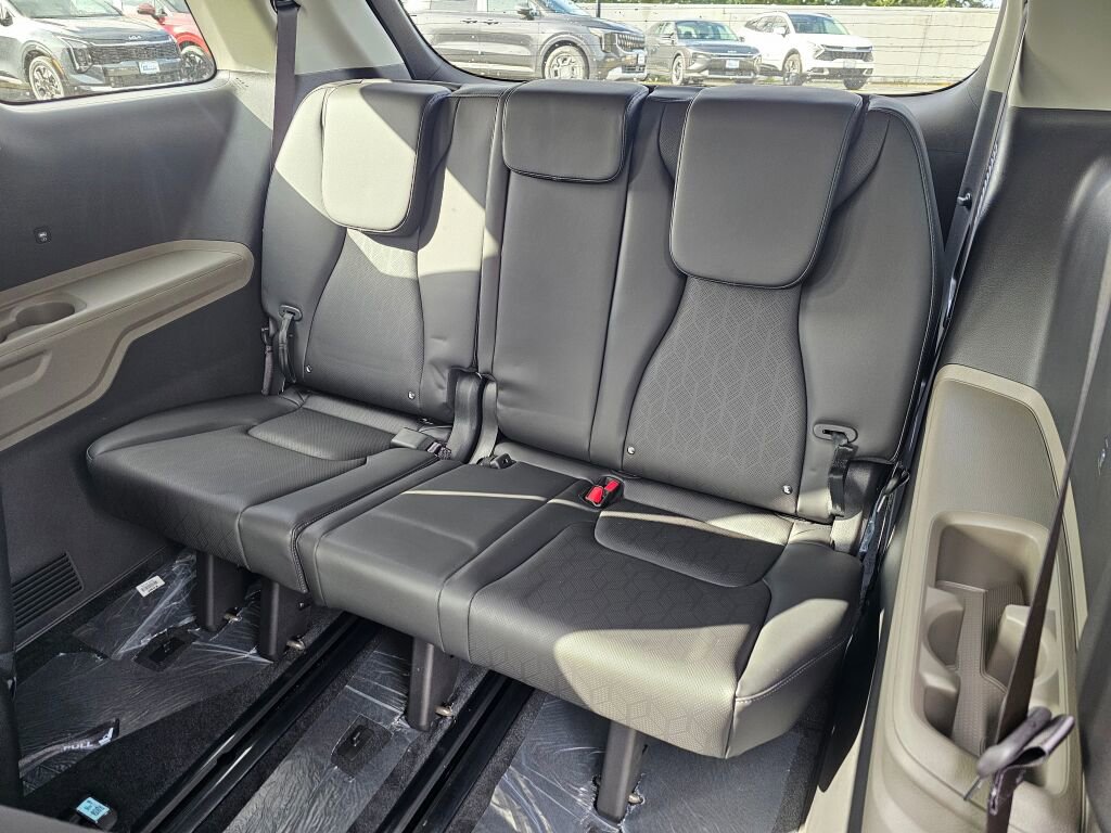 New 2026 Kia Carnival image 23