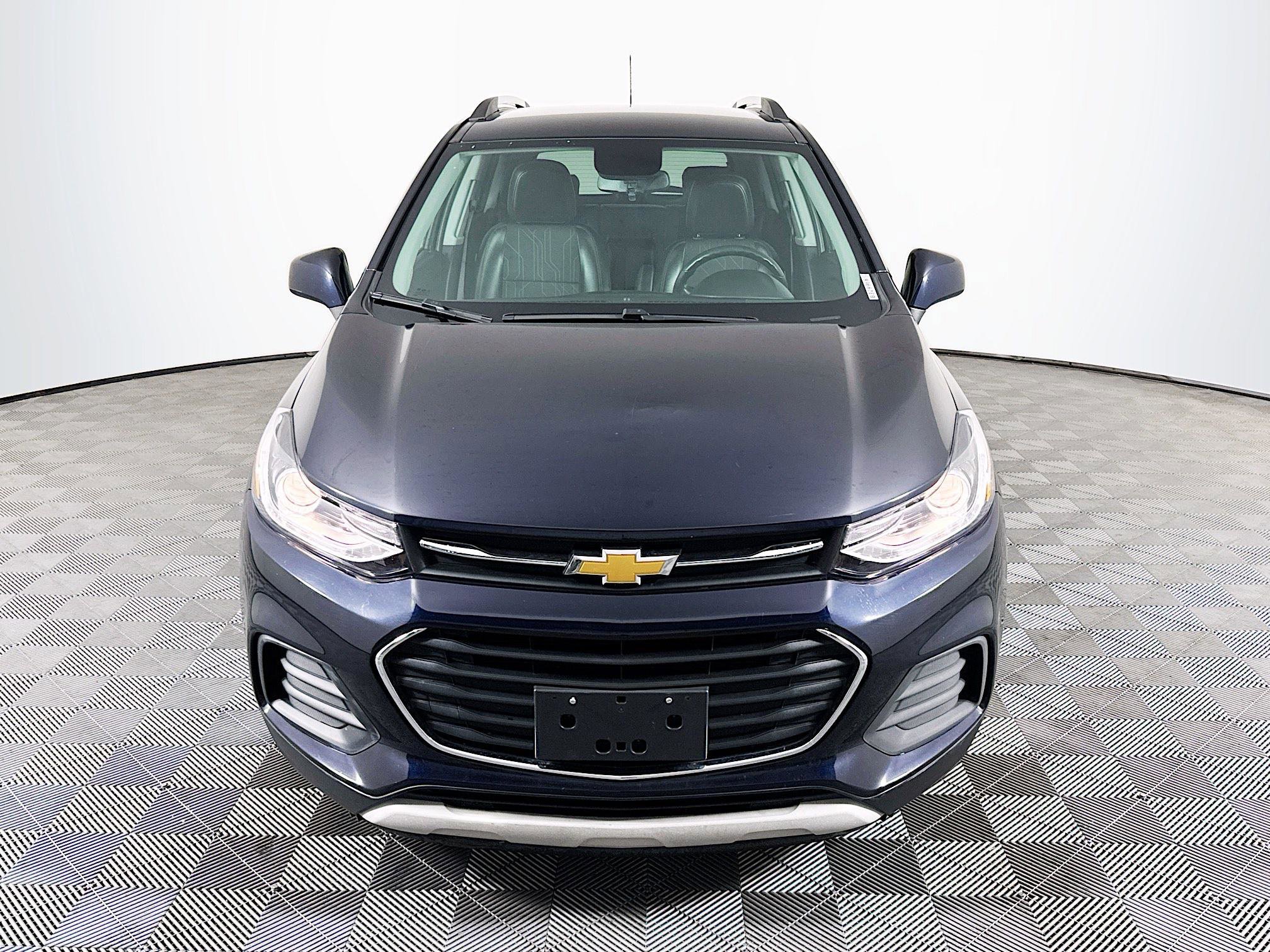 Used 2021 Chevrolet Trax LT image 2