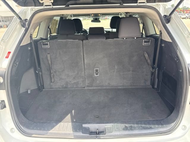 Used 2023 Toyota Highlander L AWD/4WD image 20