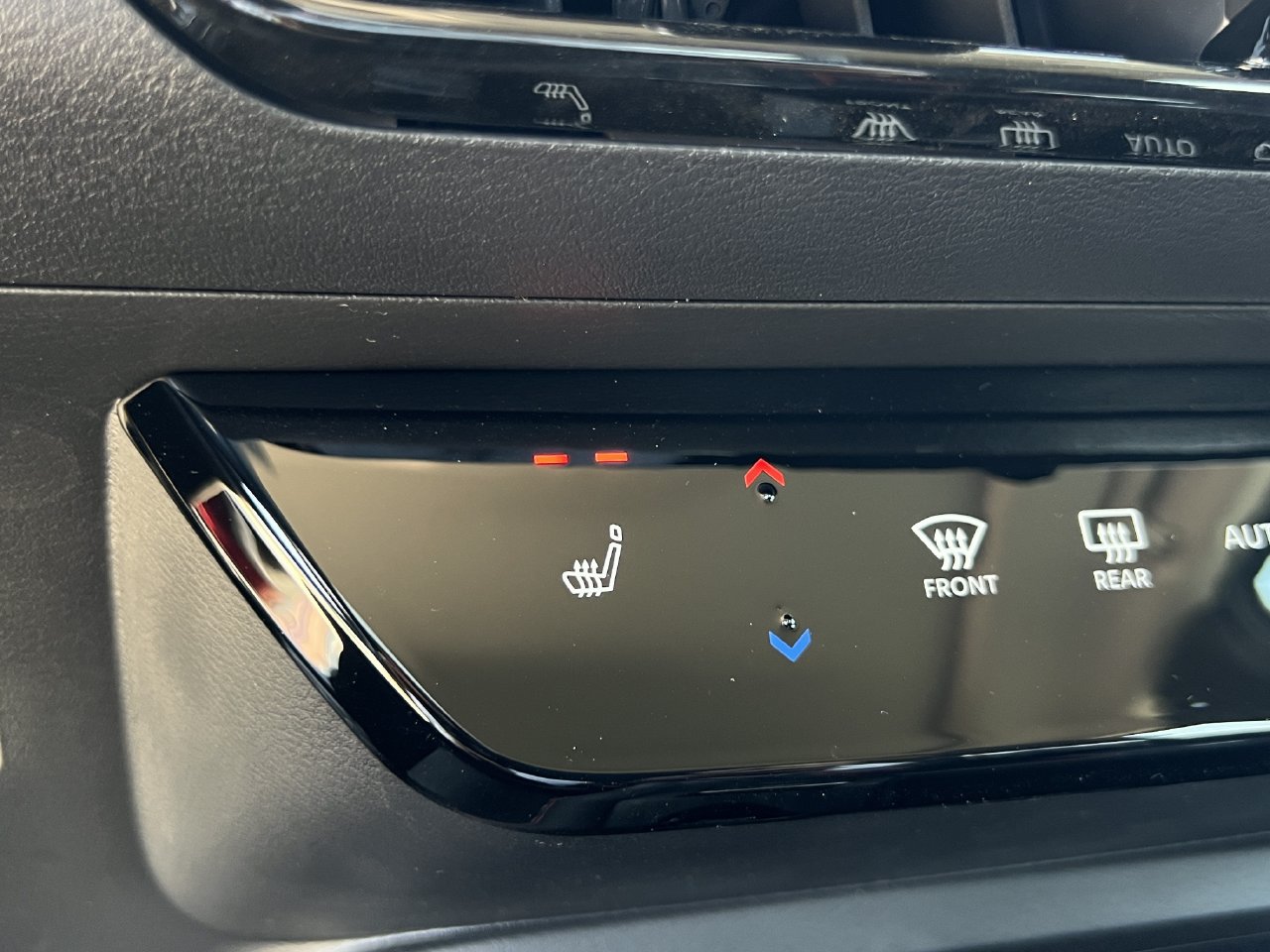 New 2027 Nissan Kicks SR FWD image 11