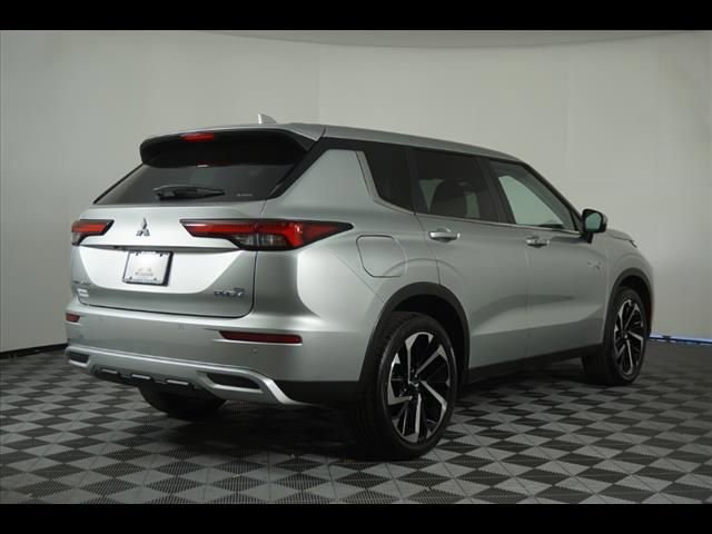 Used 2025 Mitsubishi Outlander SE AWD/4WD image 26