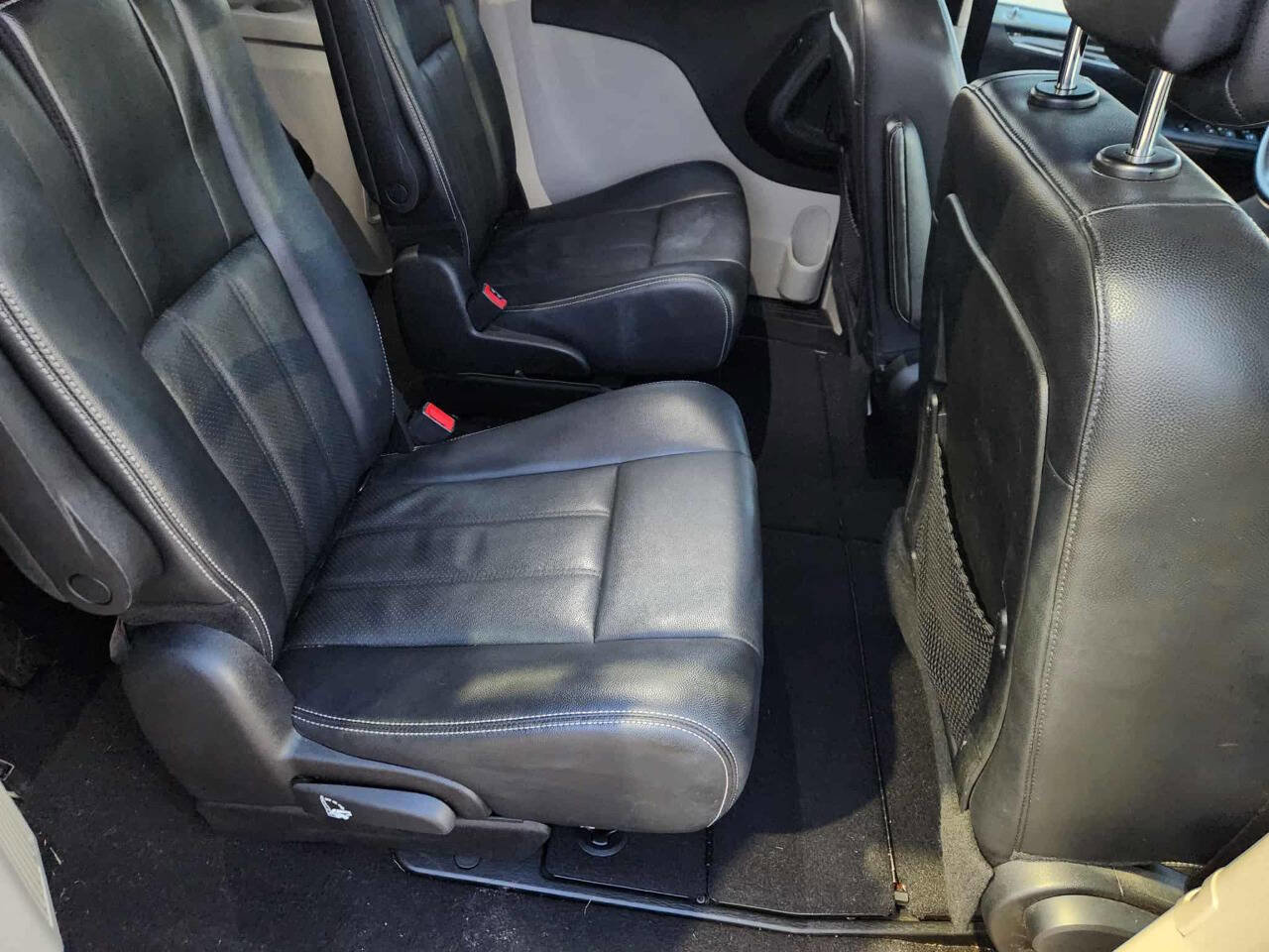 Used 2012 Chrysler Town & Country Touring w/ Entertainment Group #1 image 16