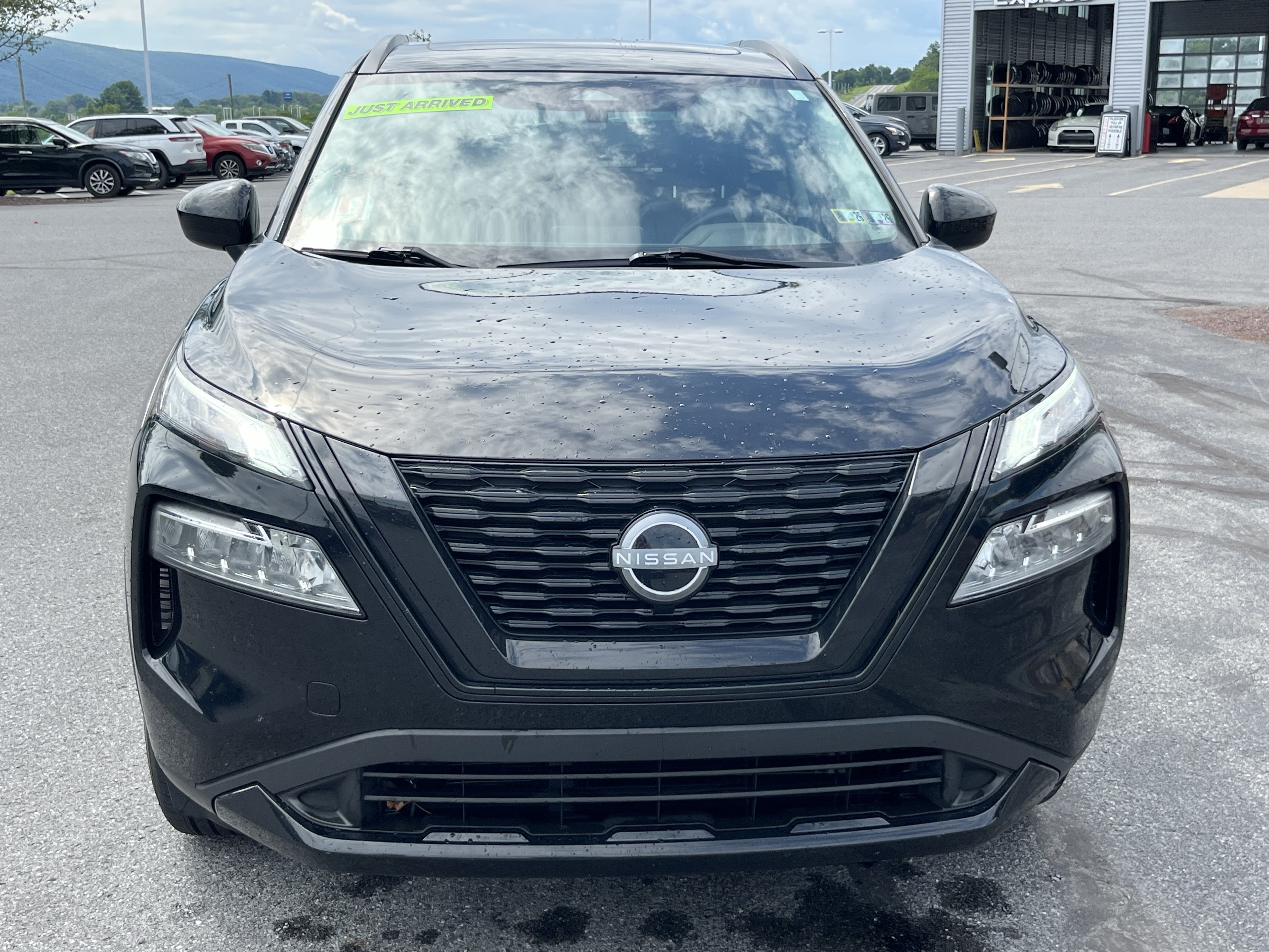 Used 2023 Nissan Rogue SV w/ SV Premium B Package AWD/4WD image 12