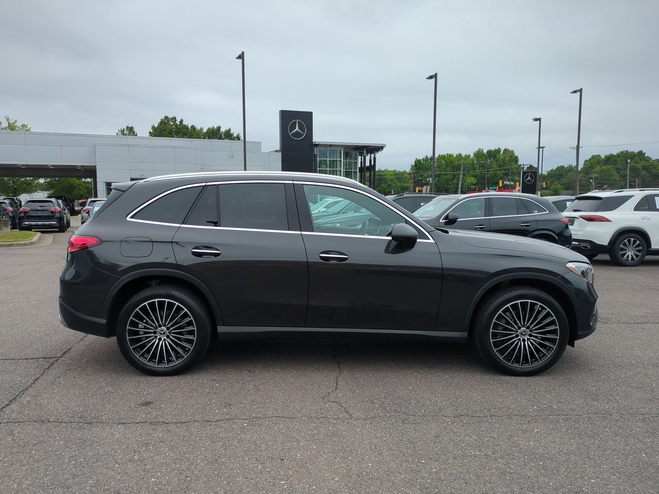 Certified 2025 Mercedes-Benz GLC 300 4MATIC image 2