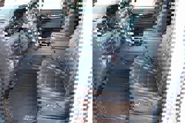 Used 2021 GMC Yukon Denali w/ Denali Premium Package image 17