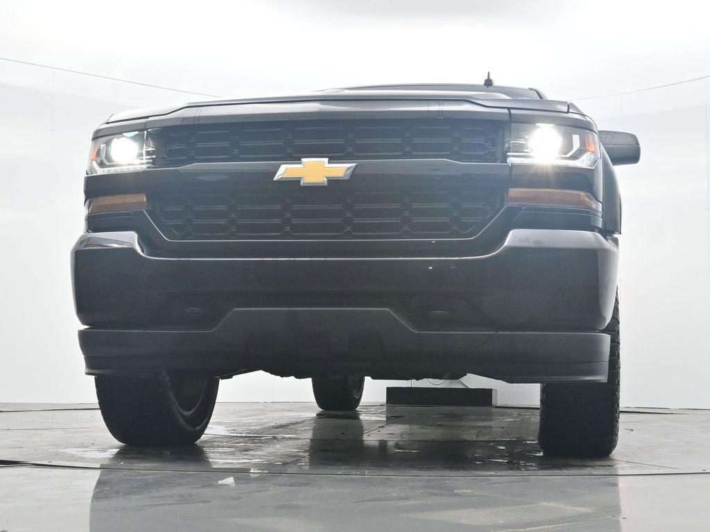 Used 2017 Chevrolet Silverado 1500 Custom w/ Custom Convenience Package AWD/4WD image 30