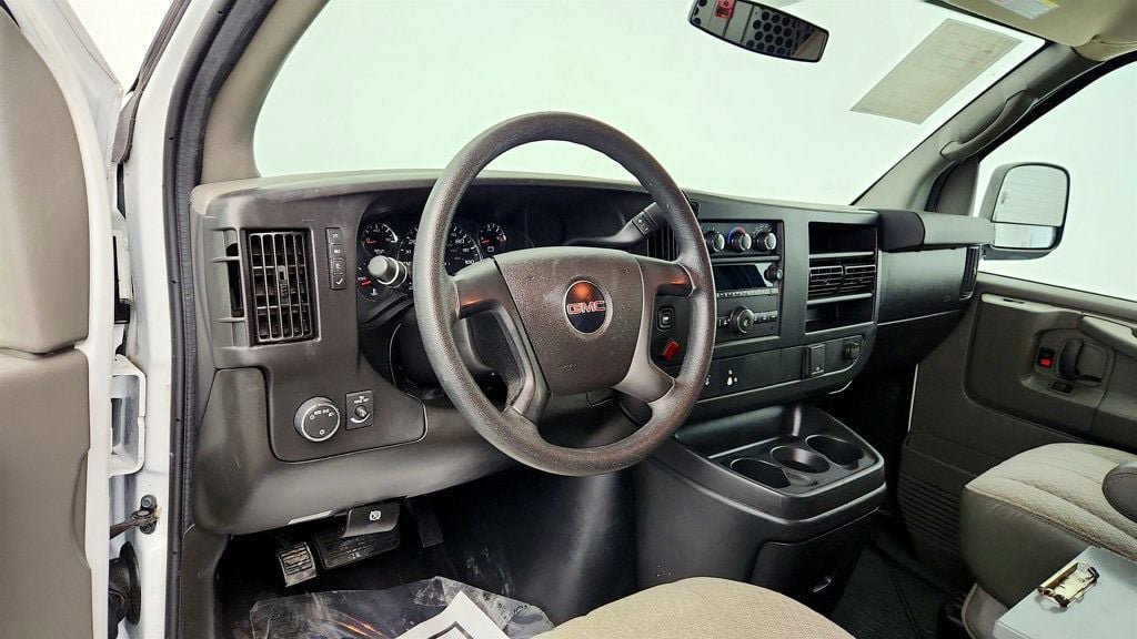 Used 2015 GMC Savana 2500 RWD image 11