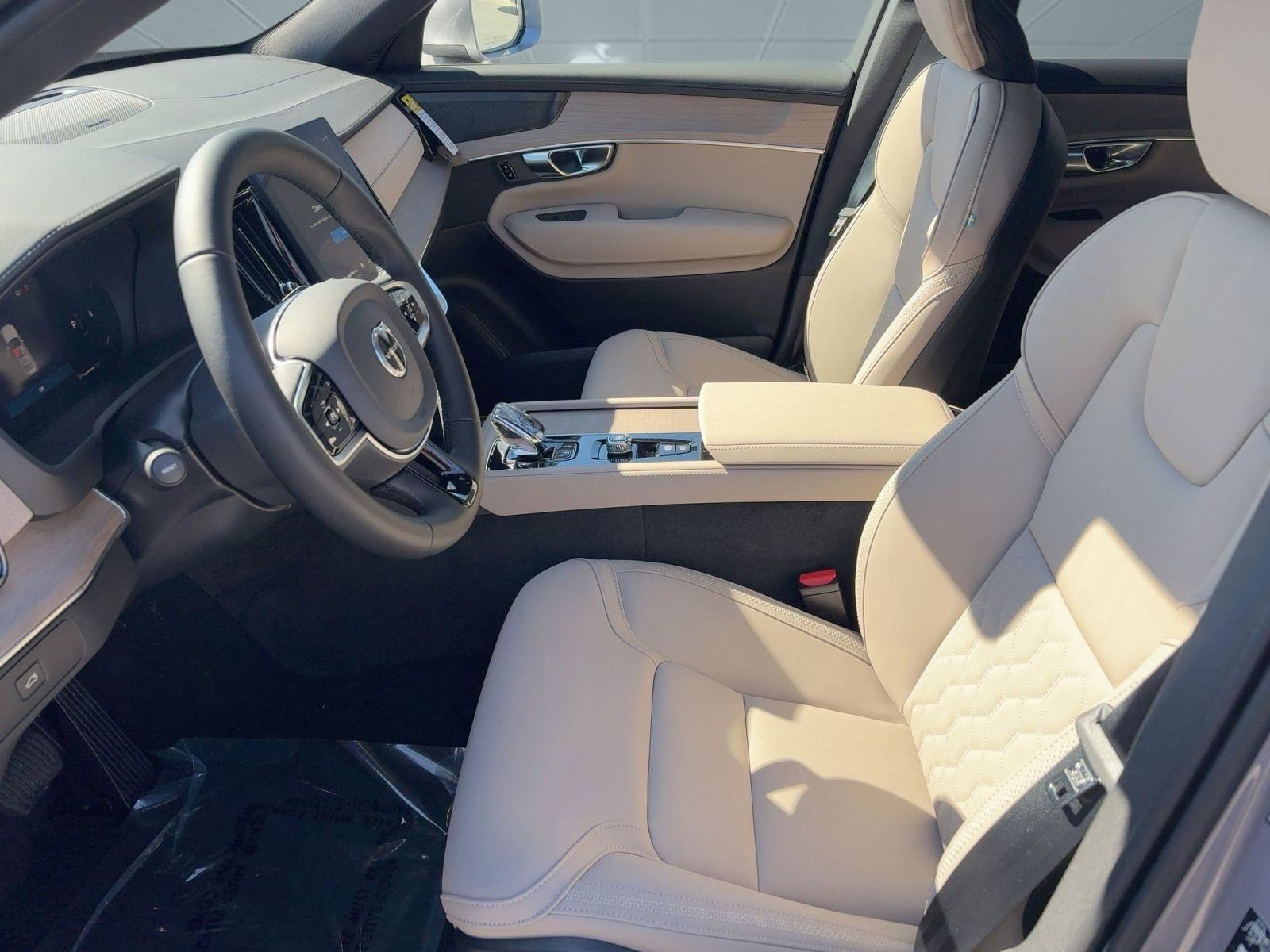 New 2026 Volvo XC90 B6 Plus w/ Protection Package Premier image 5