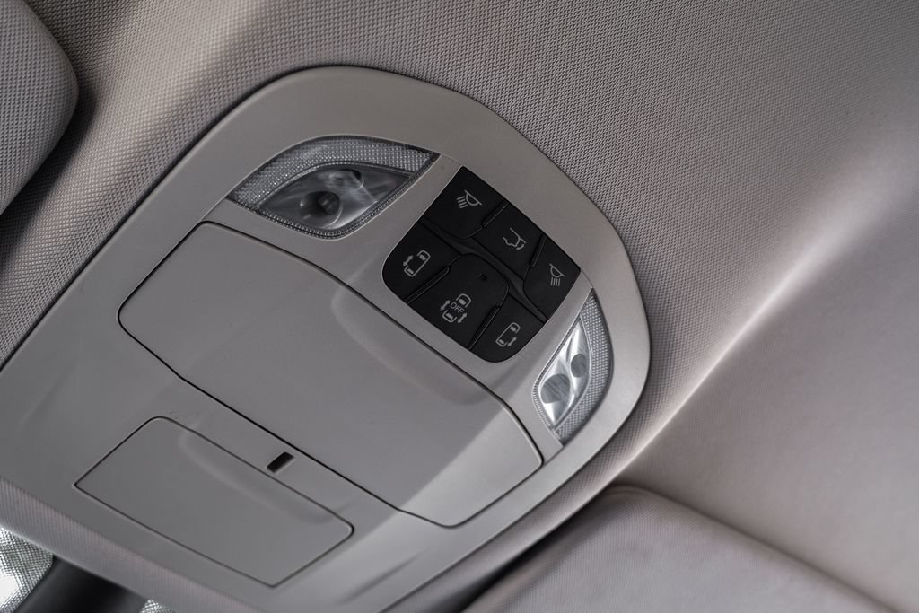 Used 2024 Chrysler Pacifica Touring-L FWD image 40