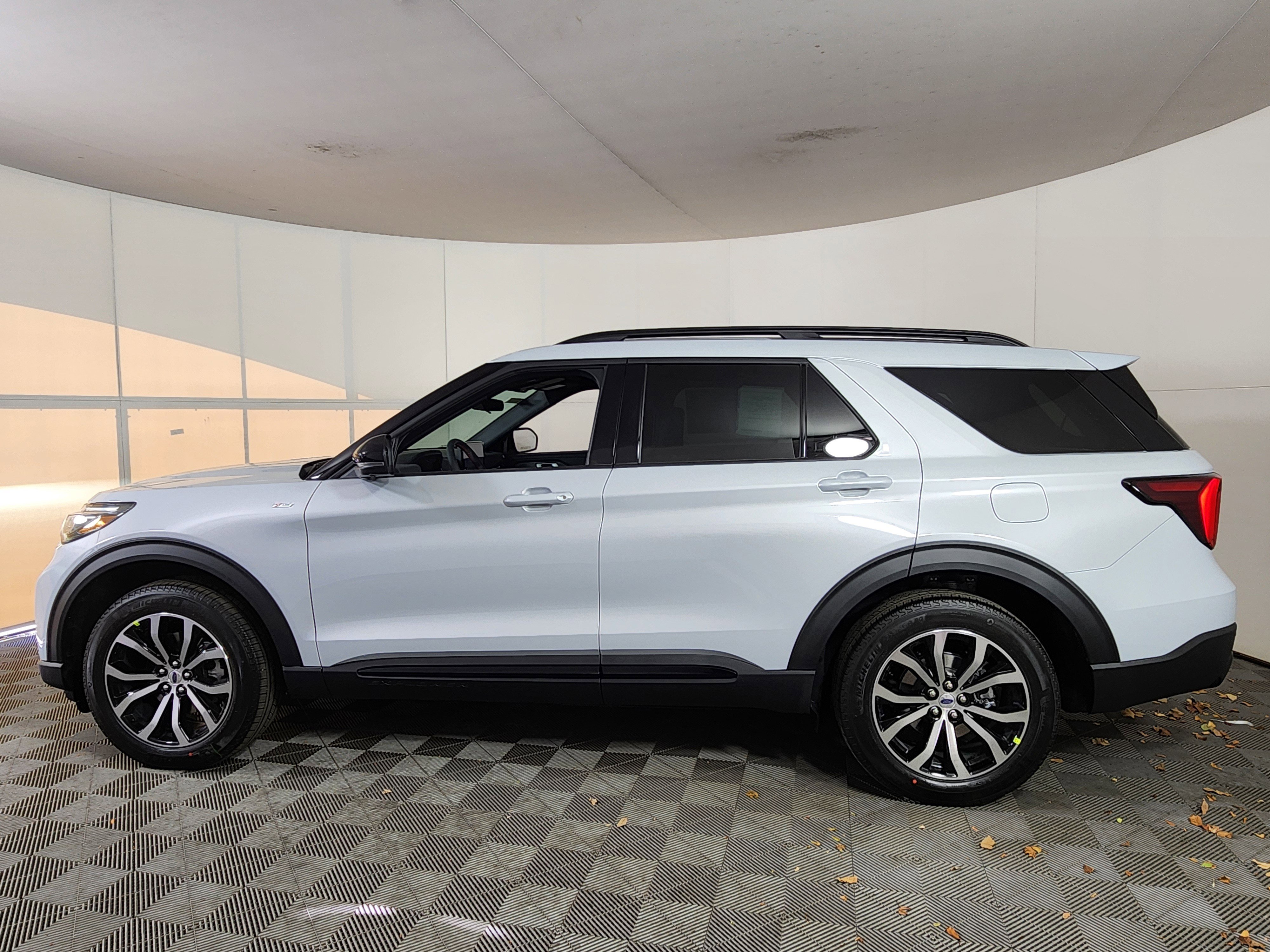 New 2026 Ford Explorer ST-Line image 4