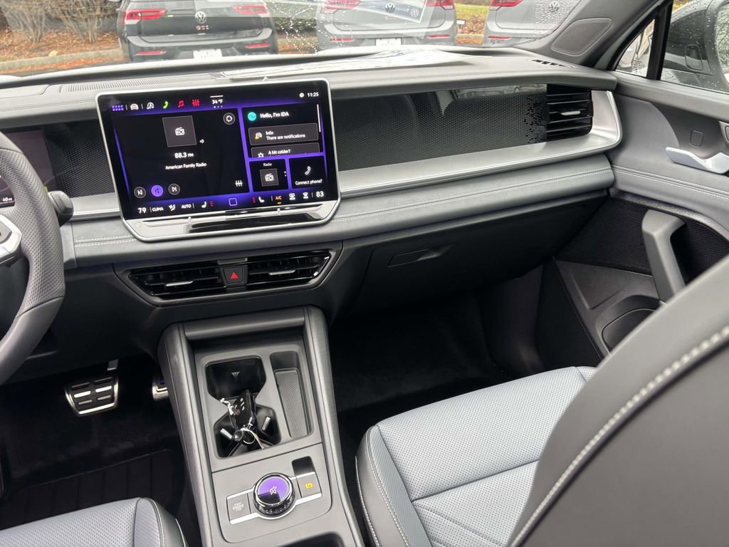 New 2026 Volkswagen Tiguan SE R-Line image 31