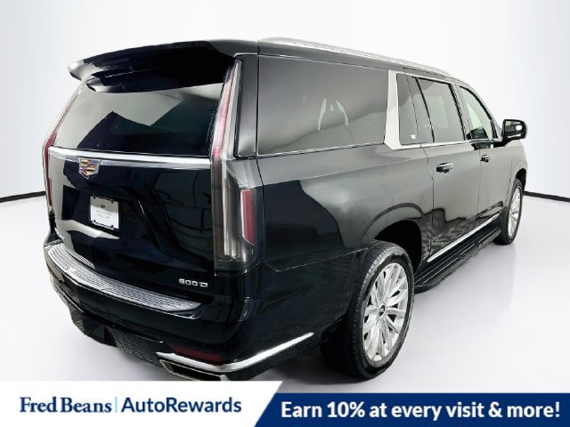 Used 2024 Cadillac Escalade ESV Luxury AWD/4WD image 9