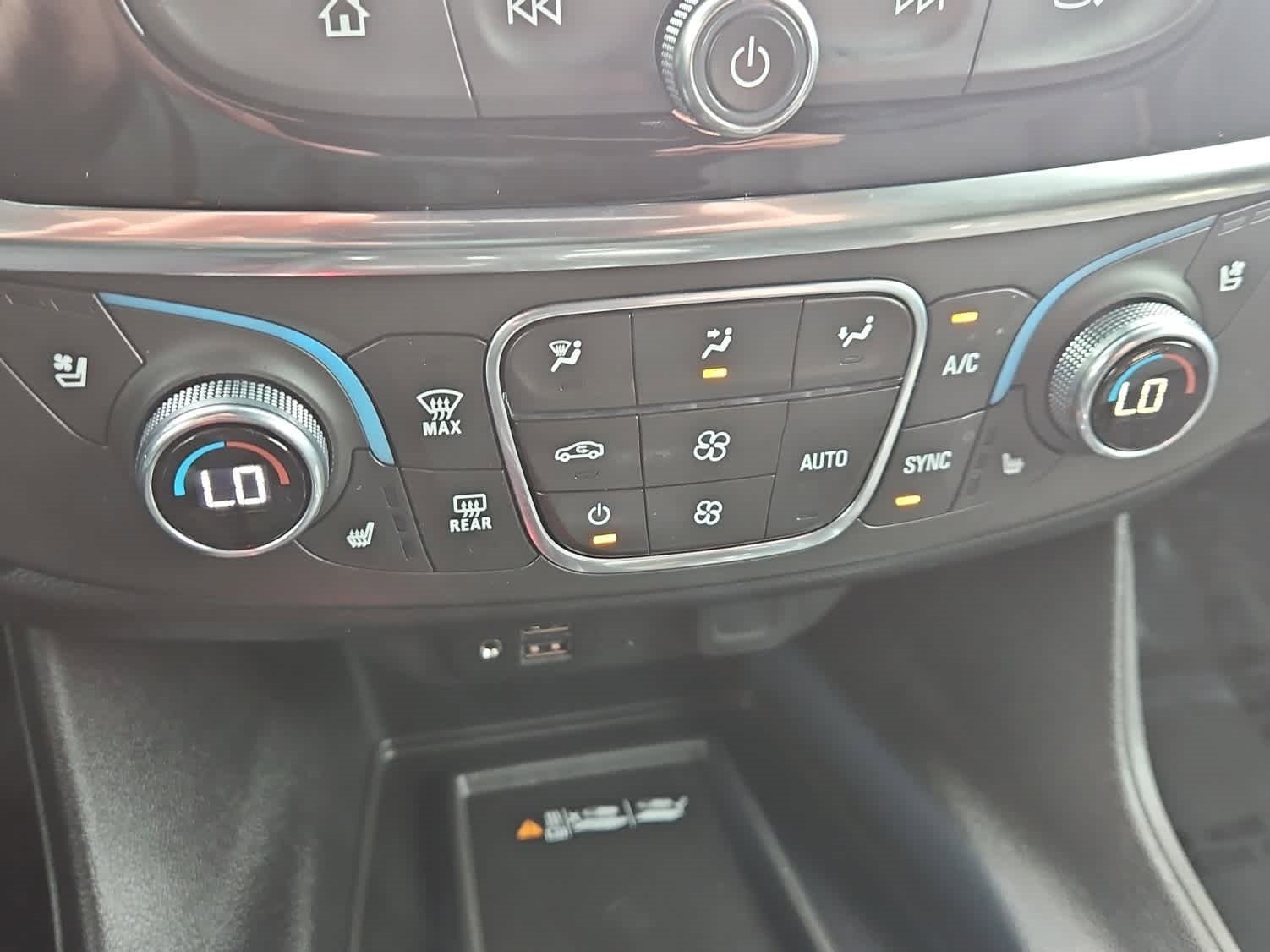 Used 2022 Chevrolet Traverse Premier image 17