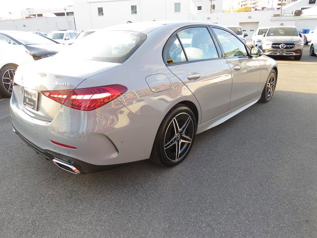 Used 2025 Mercedes-Benz C 300 4MATIC Sedan image 4