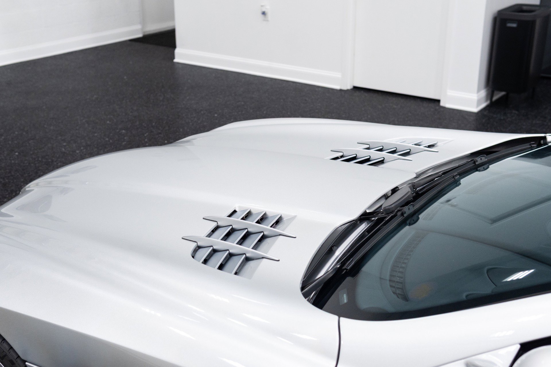 Used 2009 Mercedes-Benz SLR image 34