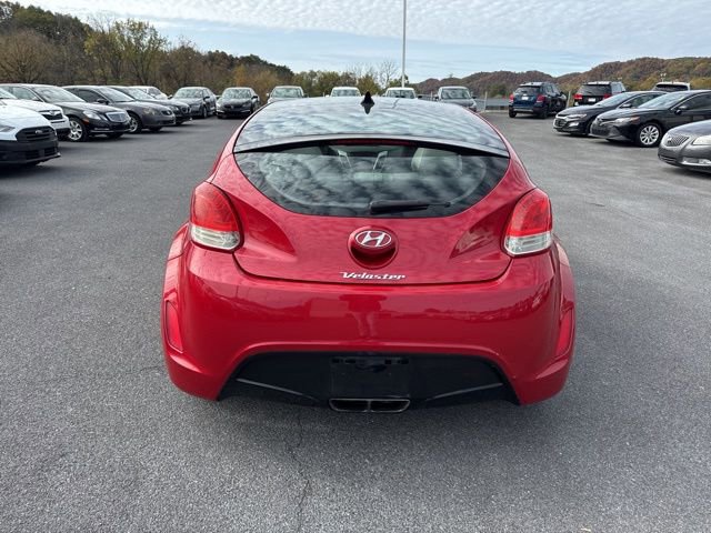 Used 2013 Hyundai Veloster w/ Style Pkg image 7