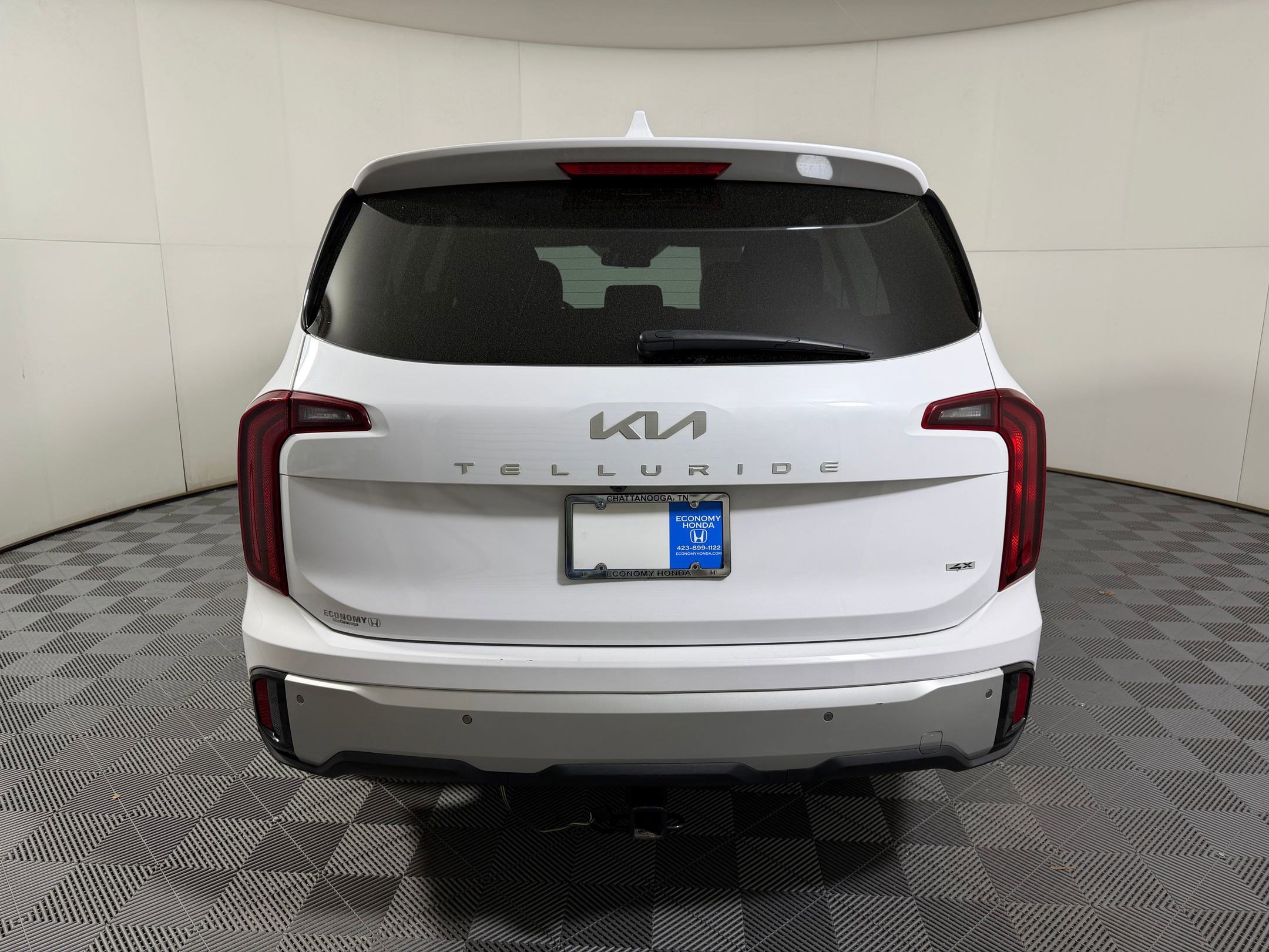 Used 2024 Kia Telluride LX image 8