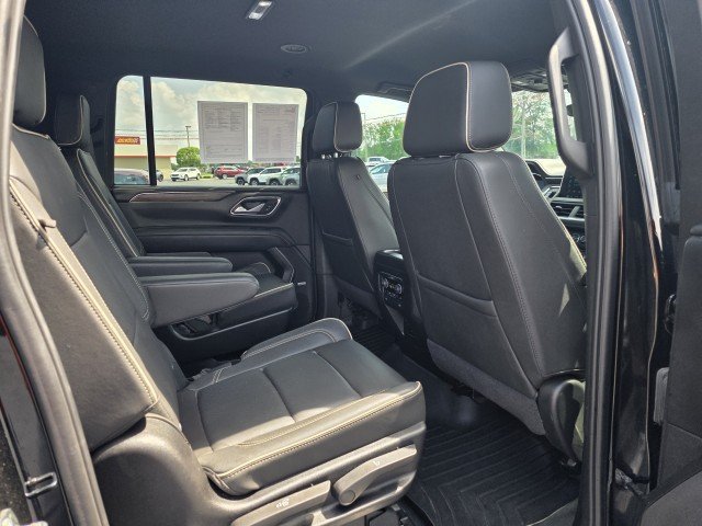 Used 2024 Chevrolet Suburban Premier AWD/4WD image 25