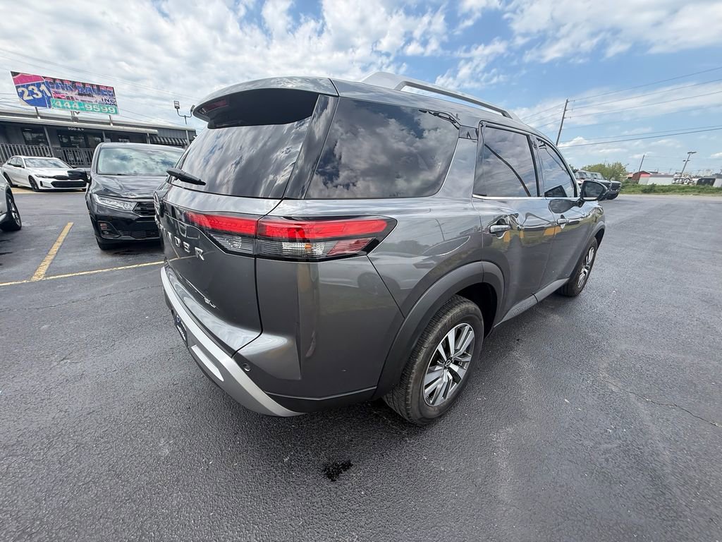 Used 2023 Nissan Pathfinder SL FWD image 3