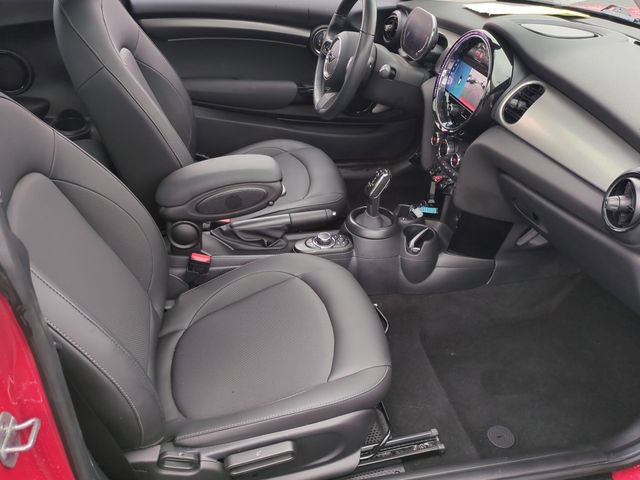 Used 2024 MINI Cooper 2-Door Hardtop image 30