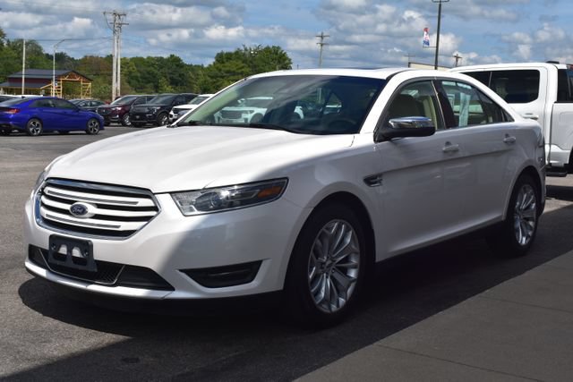 Used 2018 Ford Taurus Limited FWD image 16