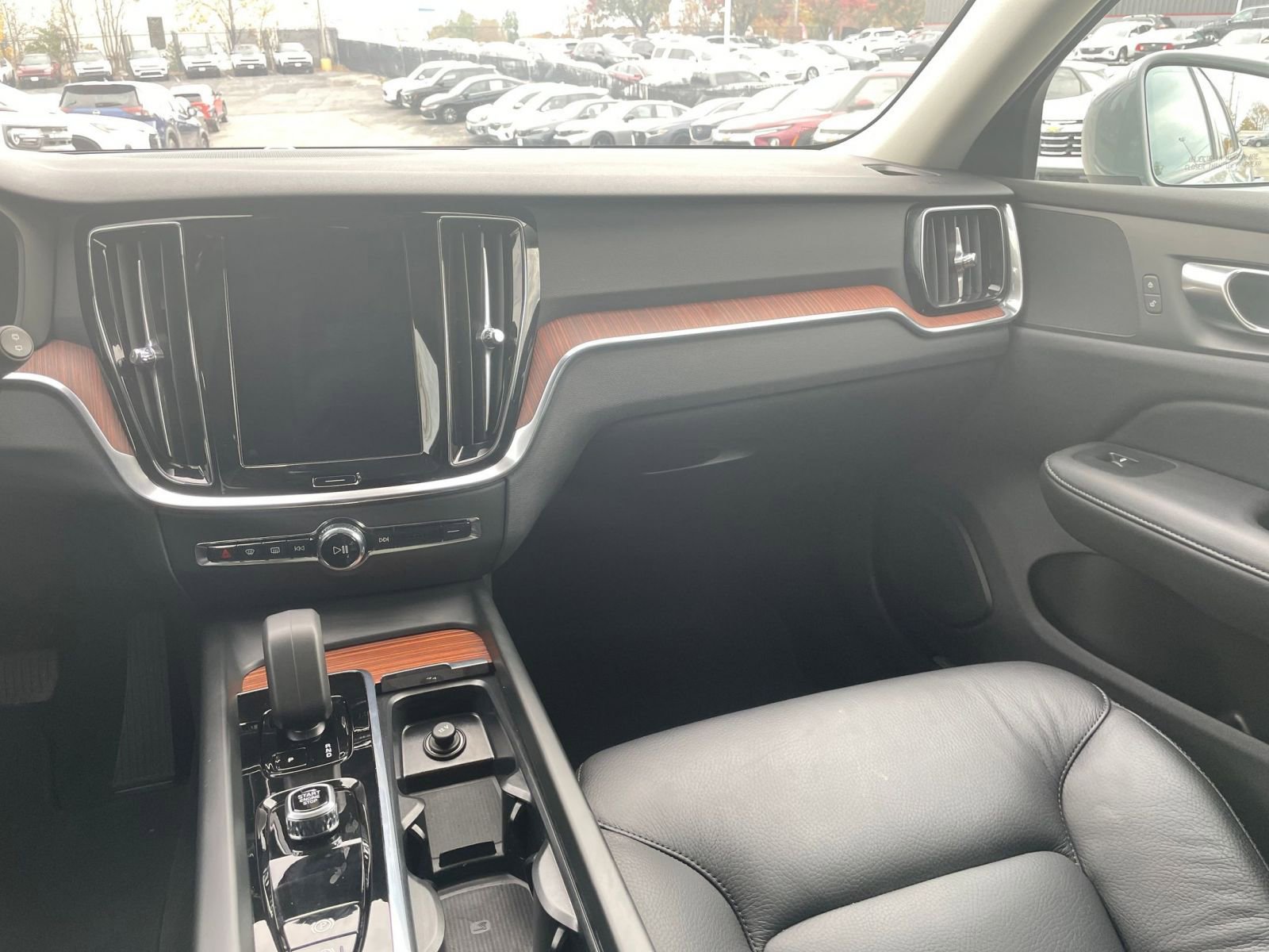 Used 2025 Volvo V60 B5 Cross Country Plus image 35