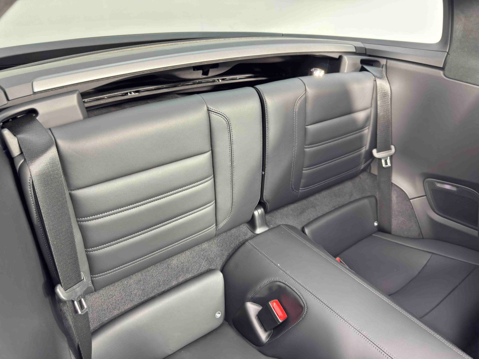 Used 2024 Porsche 911 Targa 4 w/ Premium Package image 37