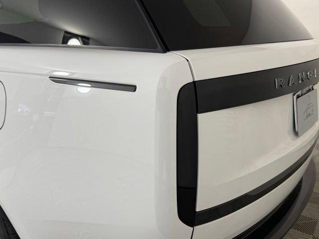 Used 2025 Land Rover Range Rover SE AWD/4WD image 15