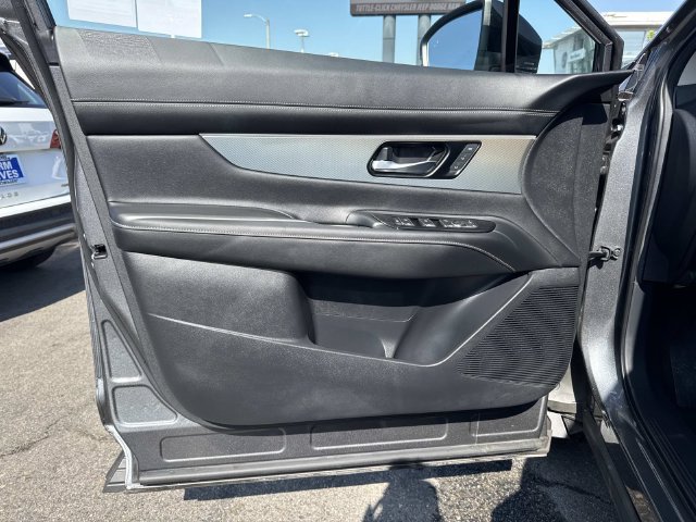 Used 2025 Nissan Murano SL w/ Cargo Package AWD/4WD image 22