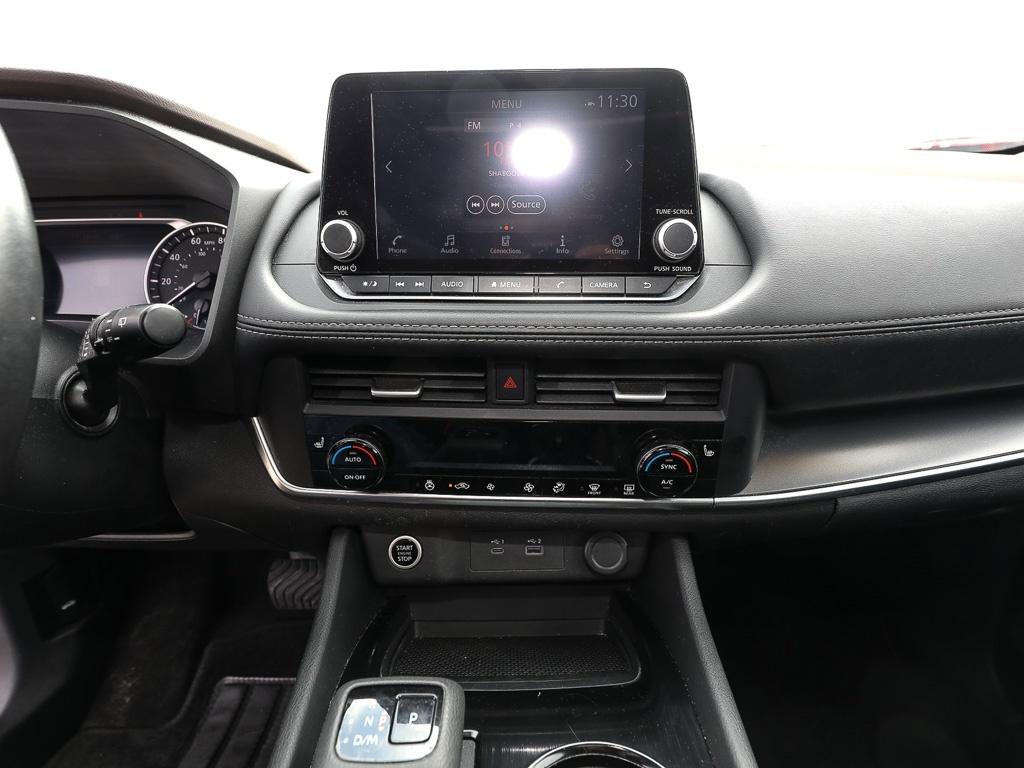 Used 2023 Nissan Rogue SV w/ SV Premium B Package image 16