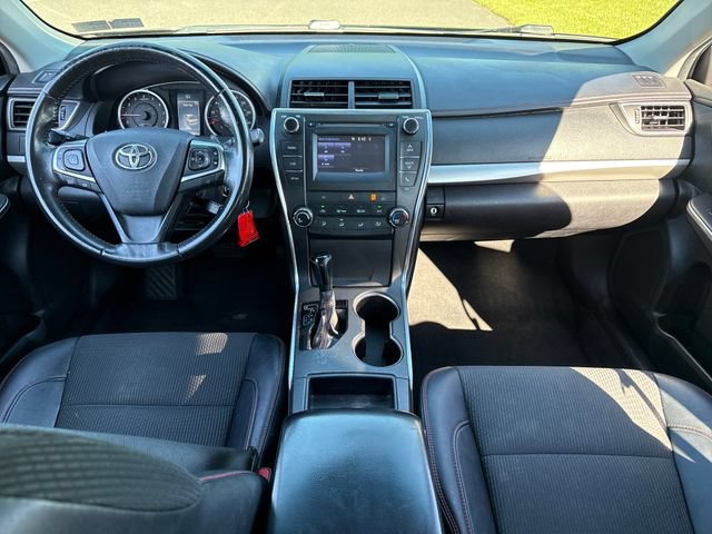 Used 2017 Toyota Camry SE FWD image 19