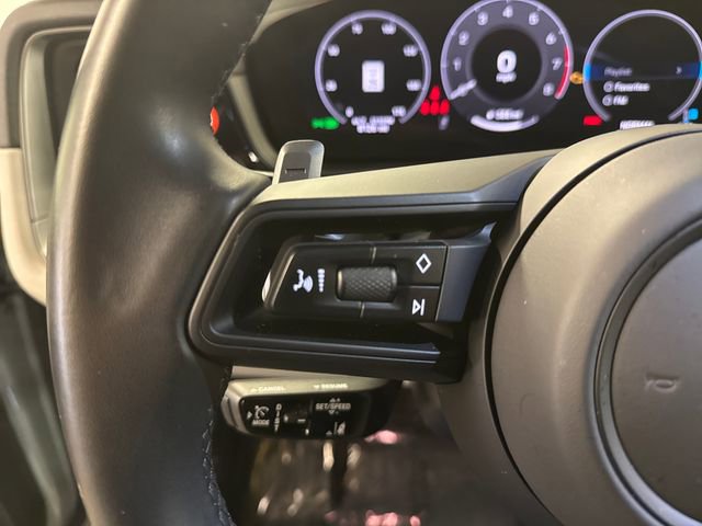 Used 2025 Porsche Cayenne image 16