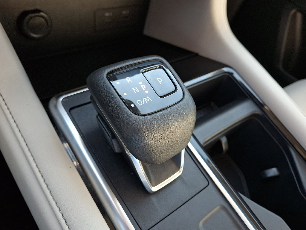 Used 2022 Nissan Pathfinder SL AWD/4WD image 17