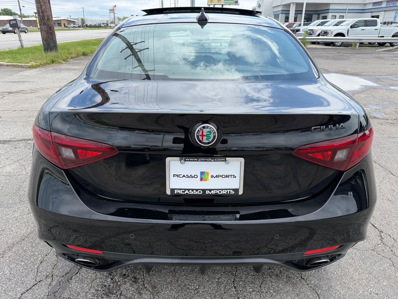 Used 2018 Alfa Romeo Giulia Ti Sport w/ Quick Order Package 22U Sport RWD image 11
