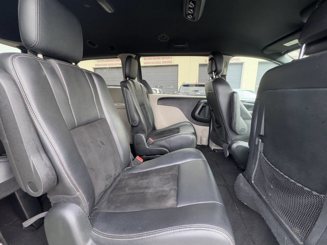 Used 2018 Dodge Grand Caravan SXT image 14