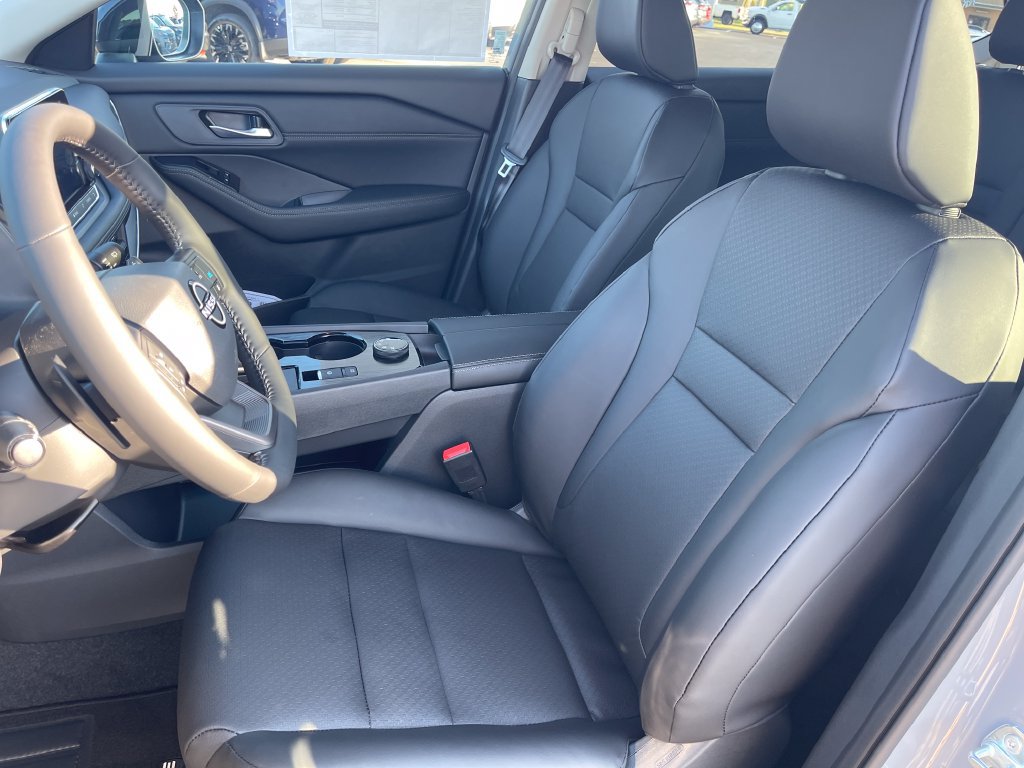 New 2026 Nissan Rogue Dark Armor AWD/4WD image 13