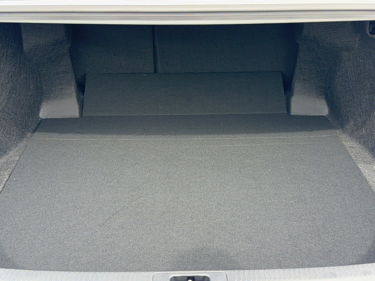 Used 2026 Toyota Camry SE FWD image 28