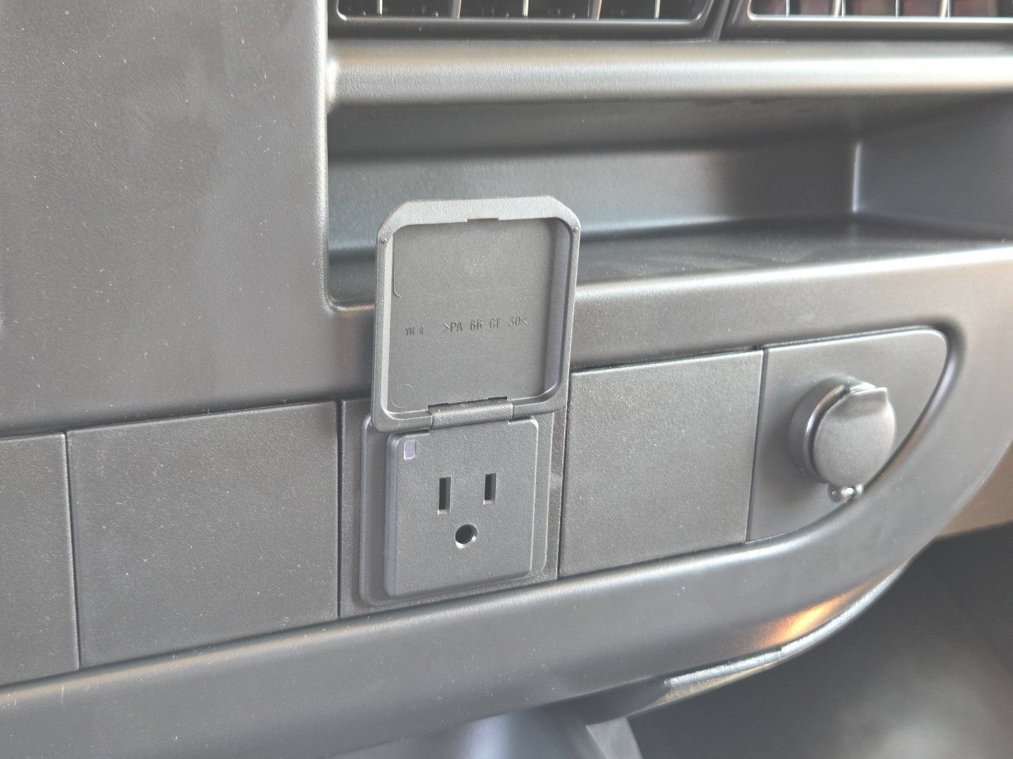 New 2026 GMC Savana 2500 w/ Driver Convenience Package RWD image 33