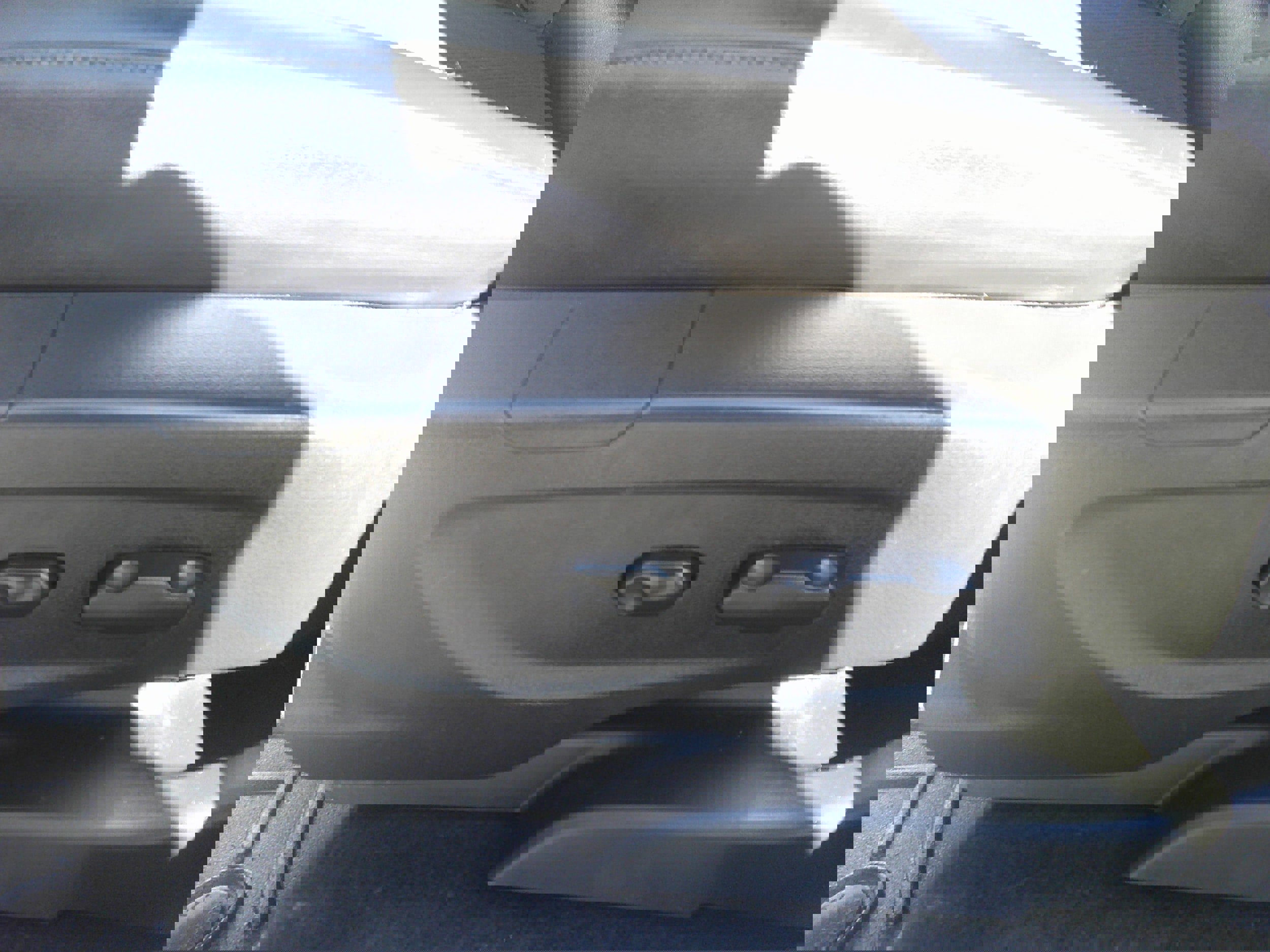 Used 2019 Buick Encore Sport Touring image 17